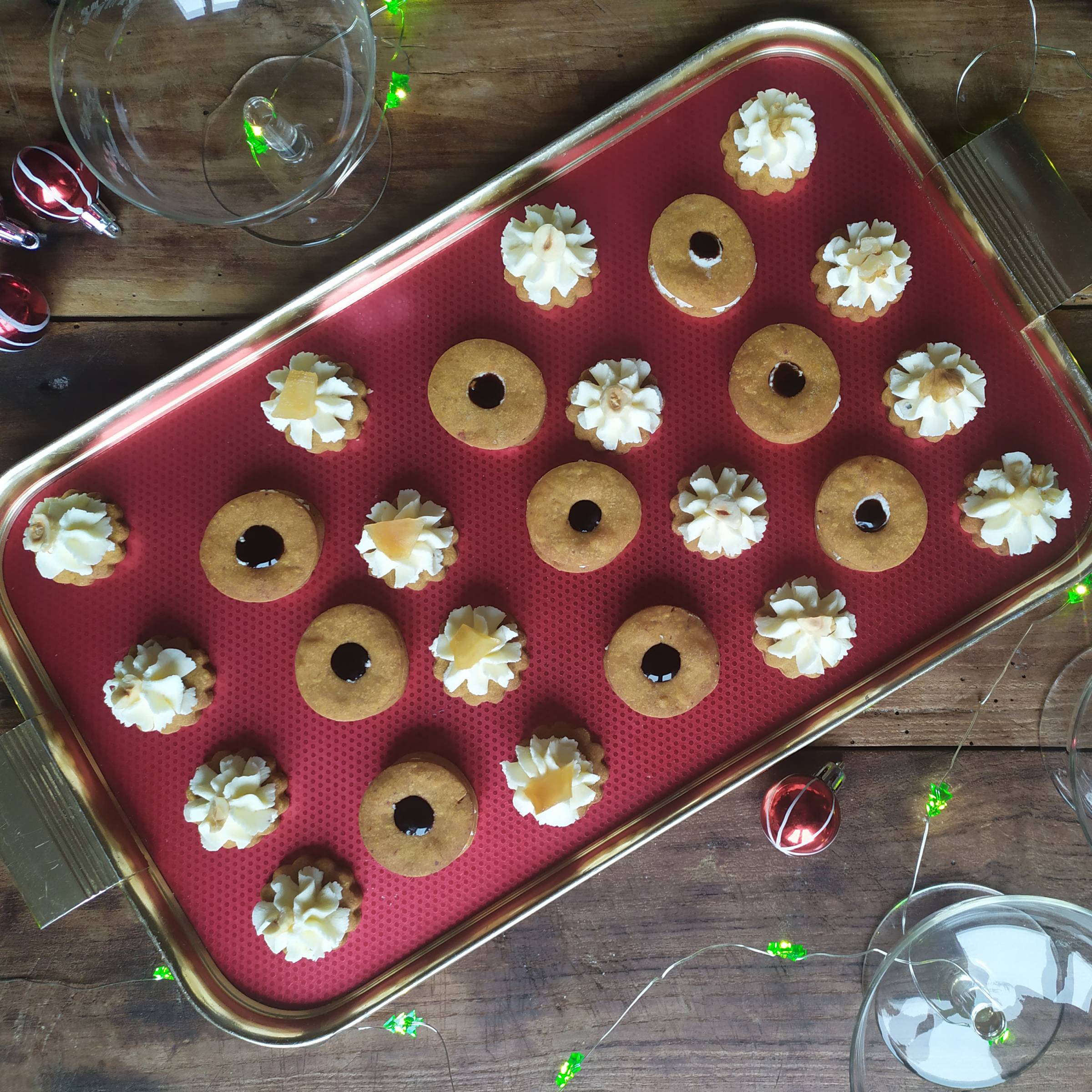 Frollini all'Aceto Balsamico con mousse di Parmigiano Reggiano